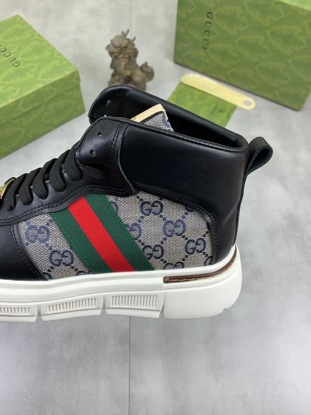 Men's shoes💰P420 💰[New Style] (GUCCI) The latest model from the official website🎁🎁Casual and fashionable men's shoes👟, hot style💥The style is simple and elegant, exclusive for trendy men. The unique double G element of the latest brand from the official website👑Gucci Original decoration, fashionable and generous, the fabric is original frosted calfskin✅Fully imported first-layer pigskin lining, the official website specifies wear-resistant, lightweight original rubber casual outsole, the classic model is taken in real life🎬38-44 2️⃣ colors available